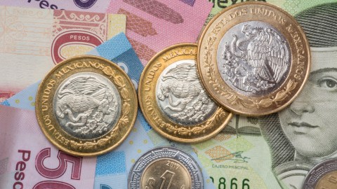 Pesos mexicanos.
