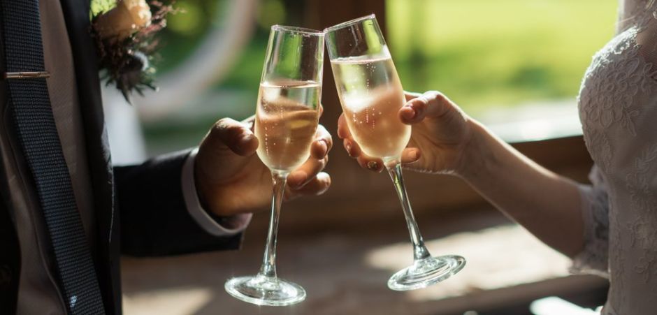 5 copas originales para hacer el brindis en tu boda | La ...