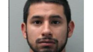 El sospechoso Arturo Solis, de 25 años.