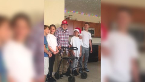 Alton Spratley no tenía seguro ni familia ni un lugar a dónde ir.