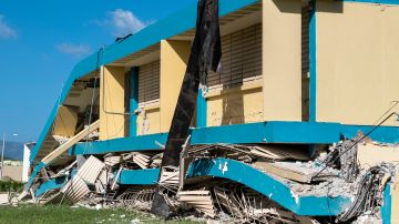 La escuela Agripina Seda sufrió daños después de un sismo en Guánica, Puerto Rico el 11 de enero de 2020.