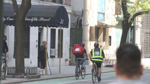 Trabajadores de delivery.