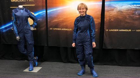 Ketty Maisonrouge ya se probó su traje espacial y está lista para el viaje.