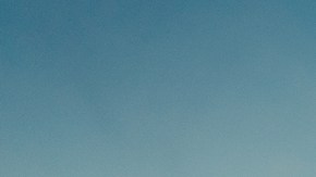 Parques temáticos en Japón, amigas / Créditos: Fotógrafo Martin DM vía Getty