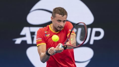 Alexander Cozbinov, de Moldavia, esperaba escuchar el himno de su país pero sonó el de Rumania en su lugar.
