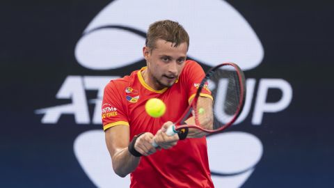 Alexander Cozbinov, de Moldavia, esperaba escuchar el himno de su país pero sonó el de Rumania en su lugar.