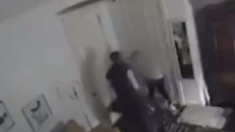 El video de la joven muestra muestra la golpiza que le propinó su padre.