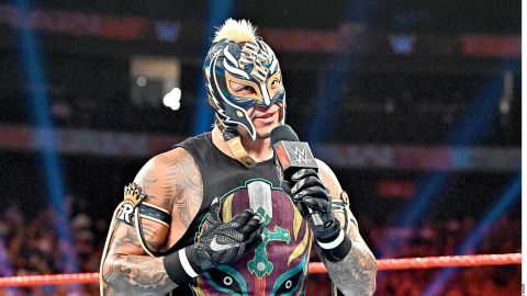 Rey Mysterio tuvo una mala noche y salió humillado del cuadrilátero.