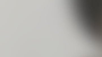 Antonio Brown está acusado de tres cargos por el incidente enfrente de su casa.