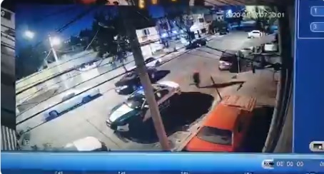El comerciante corrió hacia su casa, pero no llegó,