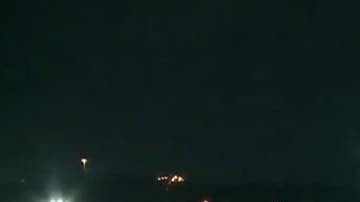 El vuelo chárter se espera que llegue este miércoles la Base de la Reserva Aérea de Marzo en el condado de Riverside en California en lugar del Aeropuerto Internacional de Ontario.