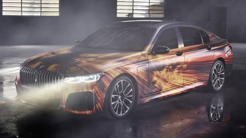 bmw-serie-7-hybrid-art-car-220120-02