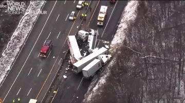 Un autobús, tres camiones y varios vehículos estuvieron involucrados.