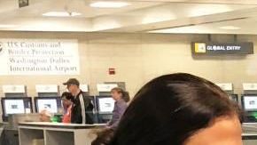 La regla permitía impedir la entrada a inmigrantes sin seguro médico.