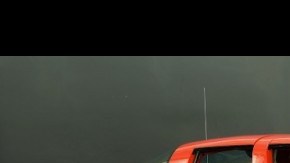 Raro Corvette de cuatro puertas