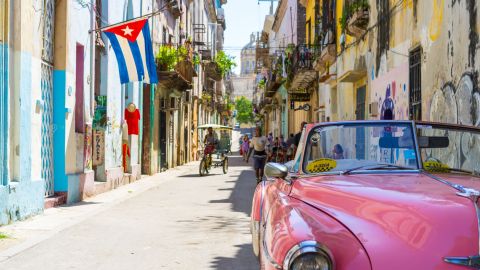 Cuba ya no permitirá el ingreso de turistas para frenar contagios de coronavirus.