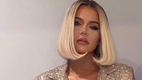 Khloé Kardashian junto a su hermana Kylie Jenner.