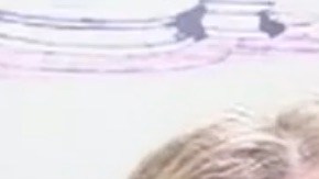 La madre ha pedido a la comunidad que la ayude para encontrar al autor del disparo que mató a su hija en la carretera.