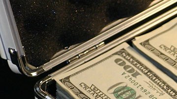 El banco recompensará al hombre con una suma de dinero.