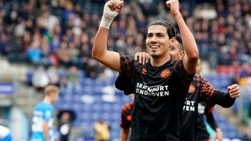 Erick Gutiérrez termina su contrato en el 2023, pero podría salir el PSV antes de tiempo.