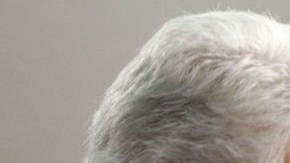 Pelosi defiende que Clinton sí permitió a testigos participar en su 'impeachment'.