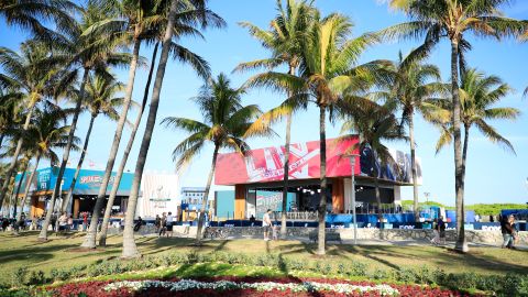 Vista general del estudio de Fox Sports en Miami Beach con motivo del Super Bowl.