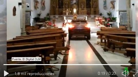 El hombre solo quería rezar.