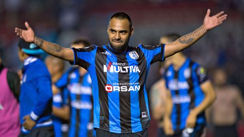 Edgar Pacheco tuvo un paso fugaz por Querétaro, donde compartió la cancha con Ronaldinho.