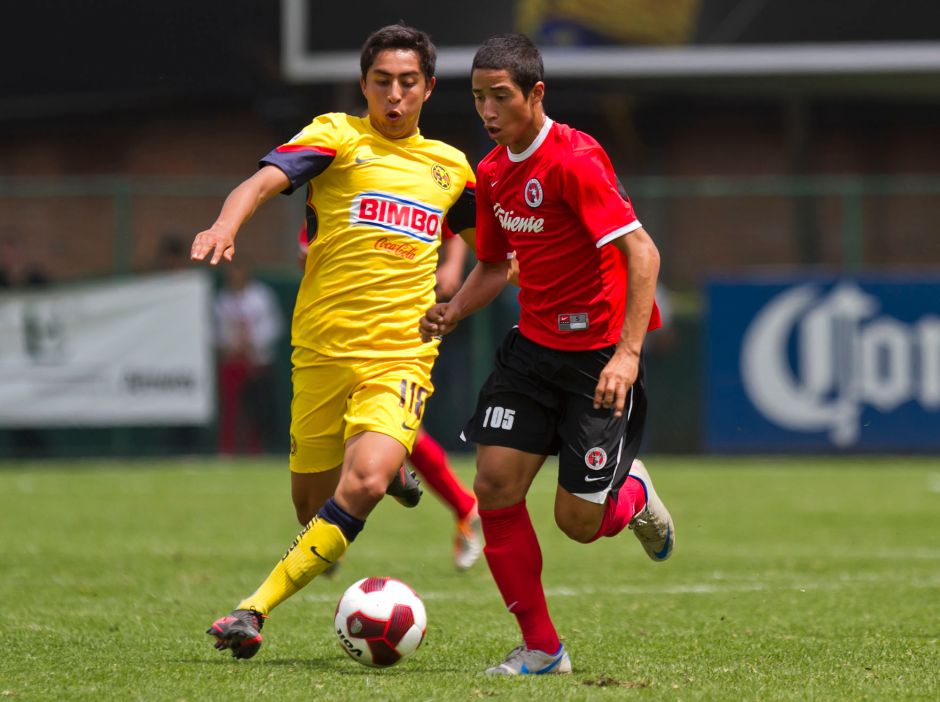 Omar Govea en un partido de América vs. Xolos Sub 20.