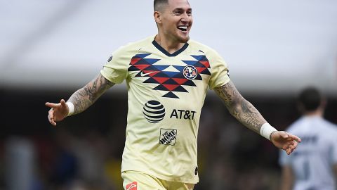 A Nico Castillo se le vio muy contento con Candela Márquez.