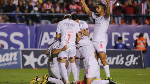 Oribe Peralta marcó su primer gol del torneo.