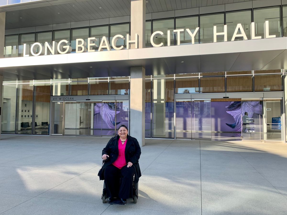 Mary Zendejas es  concejal de la ciudad de Long Beach desde el 3 de diciembre de 2019. (Araceli Martínez/La Opinión).
