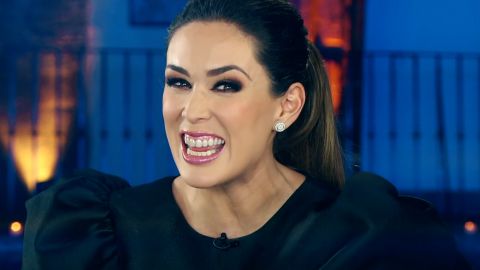 Jacqueline Bracamontes, conductora del especial de "El Señor de los Cielos"