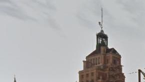 El famoso Jim-Denny's, en el centro de Sacramento, ha cerrado sus operaciones, luego de 85 años de servir hamburguesas en la zona.