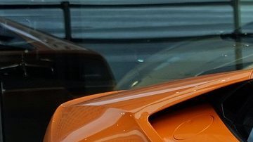 lamborghini-2137815_1920