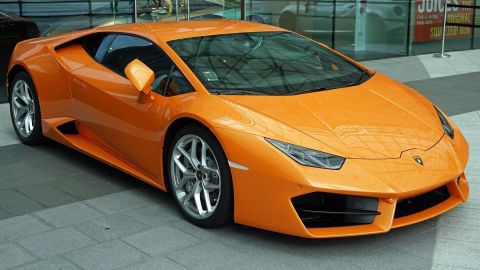 lamborghini-2137815_1920