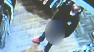 El sospechoso aparece en el video.