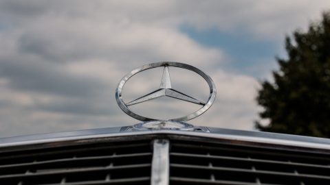 mercedes-benz-4338015_1920