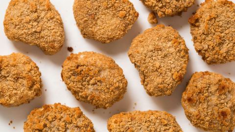 Sólo debes tener una cuenta en la app de la cadena de comida rápida y podrás pedir tus nuggets.