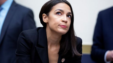 Alexandria Ocasio-Cortez representa a El Bronx.