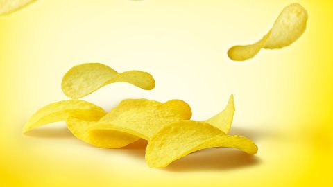Un paquete de papas suele tener más de una porción individual.