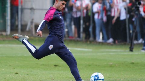 Víctor Guzmán atraviesa por un momento complicado de su carrera.