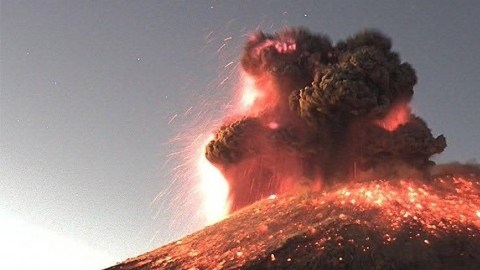 Volcán Popocatépetl, México.