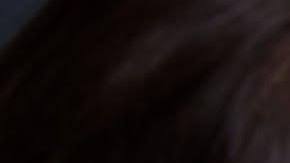 Dra. Lucy Pun revisa a una pequeña paciente en la clínica Elevated Health en Huntington Beach.  (Suministrada)