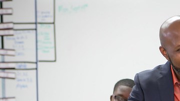 Micah Ali es candidato al Distrito Escolar de Compton.