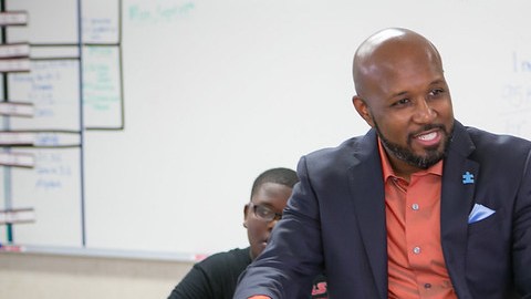 Micah Ali es candidato al Distrito Escolar de Compton.