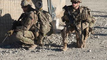 Soldados de EEUU junto a militares de Afganistán durante un ejercicio.