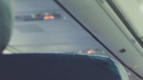 Cómo elegir tu asiento en el avión / Créditos: Fotógrafo NeONBRAND vía Unsplash