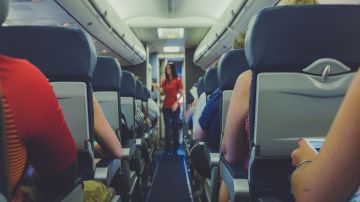 Cómo elegir tu asiento en el avión / Créditos: Fotógrafo NeONBRAND vía Unsplash