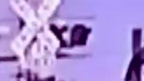 Momento en el que un tren de Brightline impacta contra el vehículo en Pompano Beach.